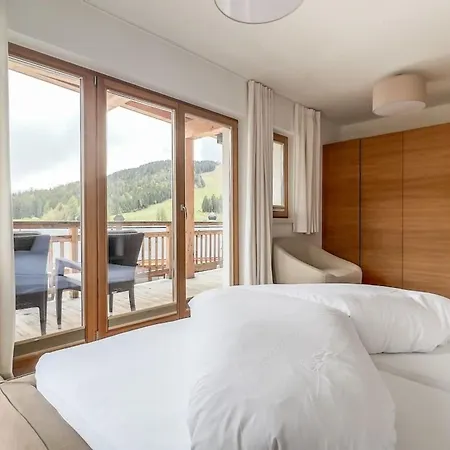 Appartement Luxus Poolblick - Mit Eigener Sauna By Interhome